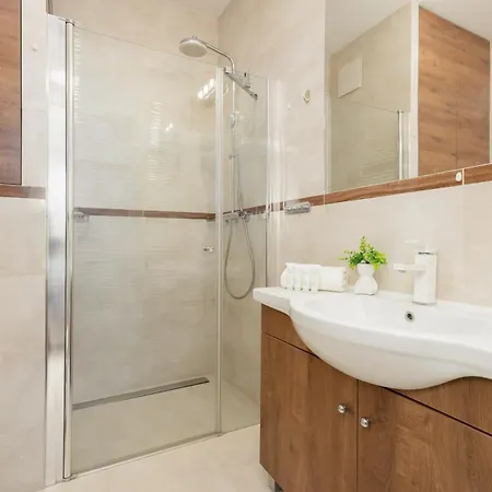 Bright Glowackiego For 2 People In By Renters 华沙